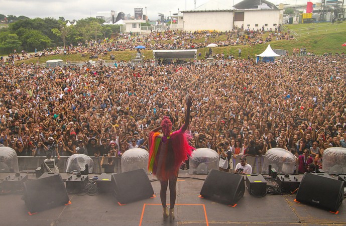 Karol Konca com público