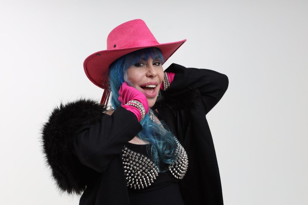 Baby do Brasil apresenta seu novo álbum “Os Arrebatados”