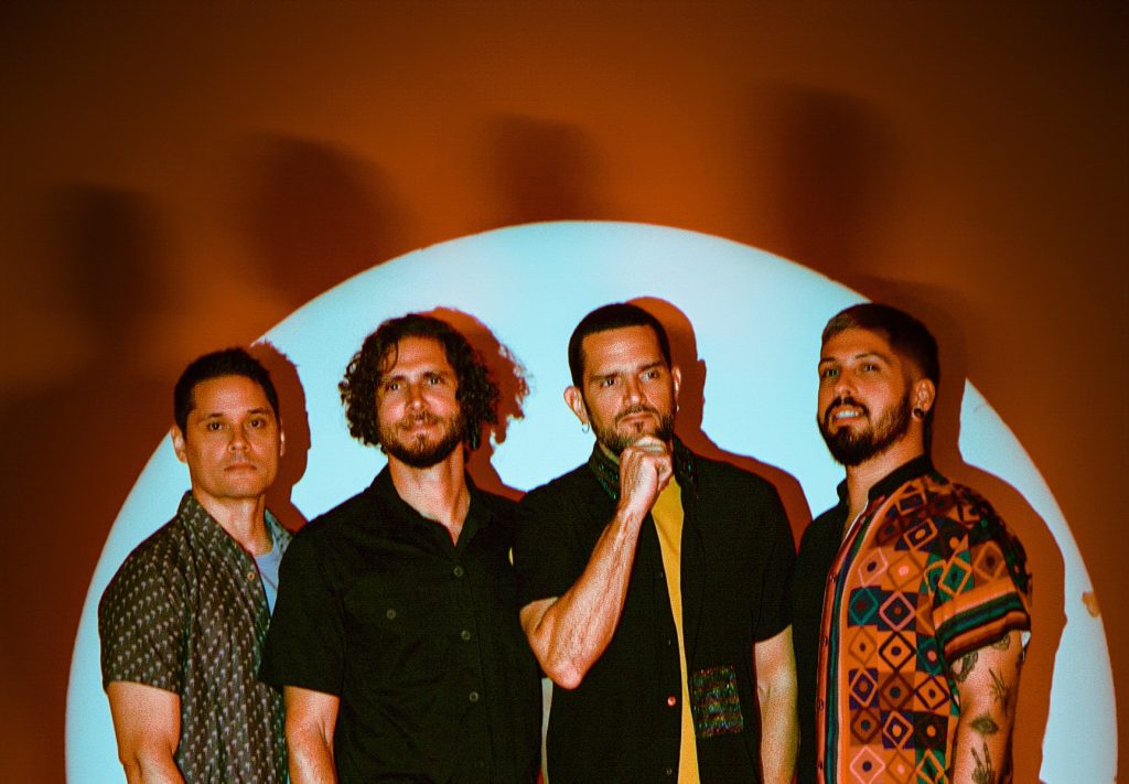 SONIKA apresenta Colateral, álbum que sintetiza sua trajetória e ganha clipe de “Acumulador”