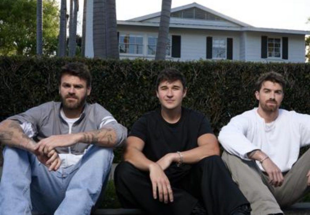 John Summit une forças com The Chainsmokers na faixa “ALL THE TIME”