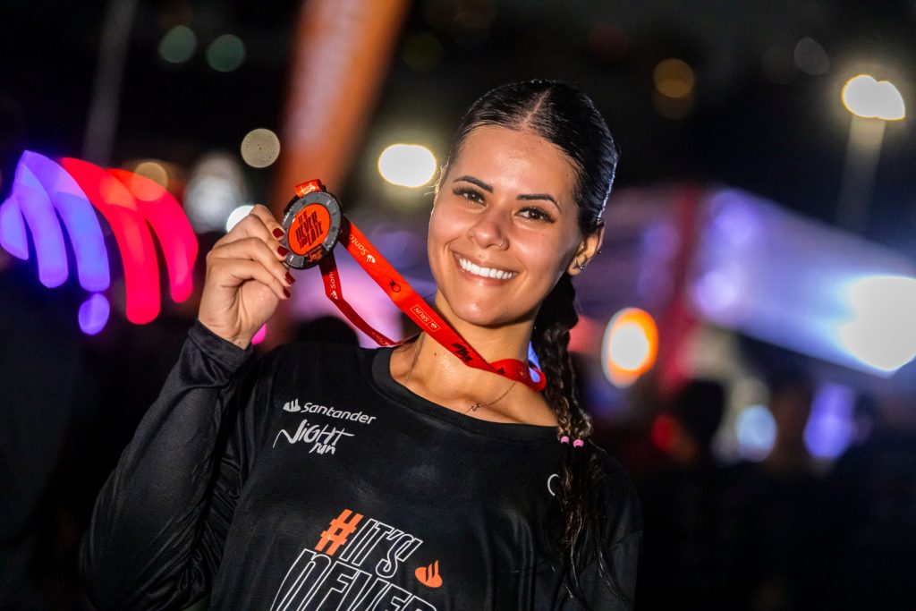 Santander Night Run ilumina São Paulo com corrida noturna