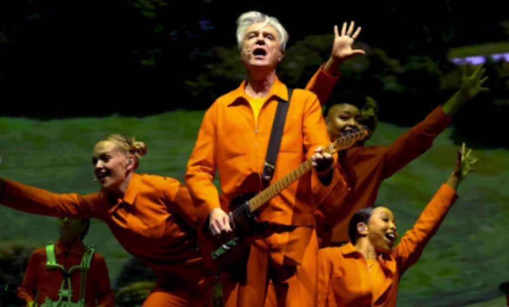 Calvin Klein veste David Byrne para o primeiro fim de semana do Coachella