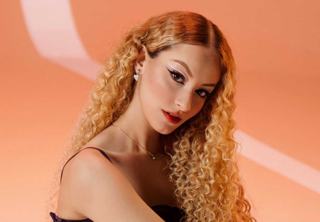 Após feat com Ne-Yo, BELLI é confirmada no júri do Canta Comigo Teen