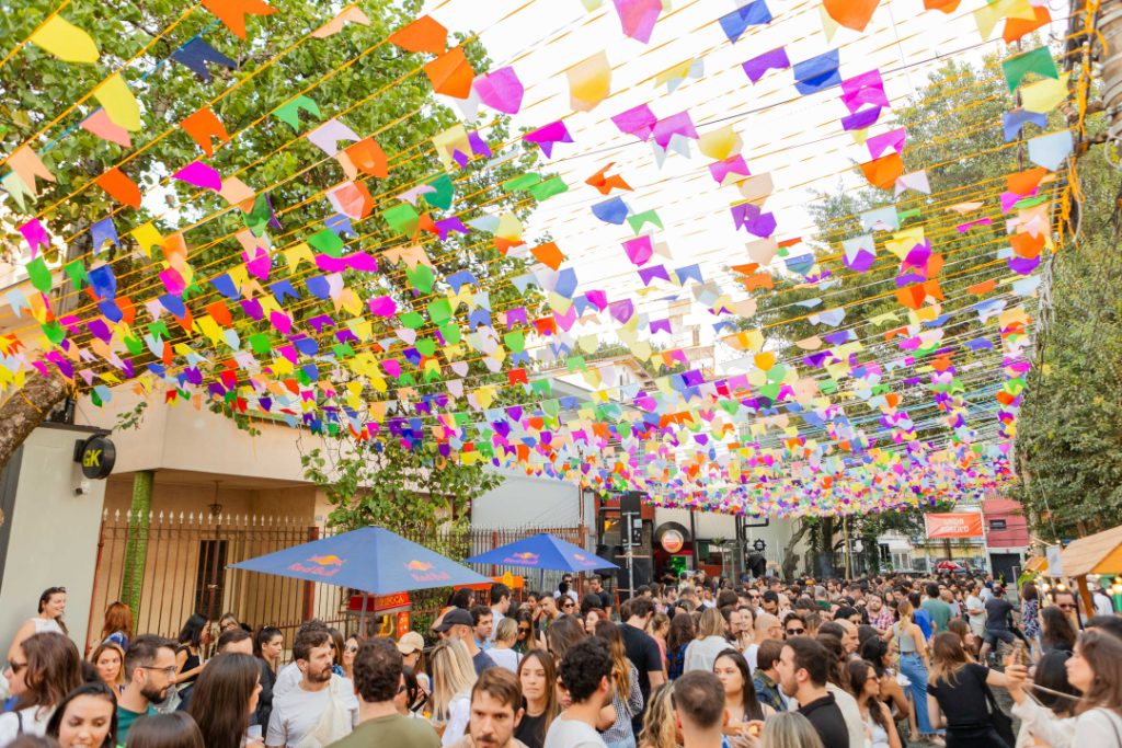Heavy House abraça o tradicionalismo da festa junina
