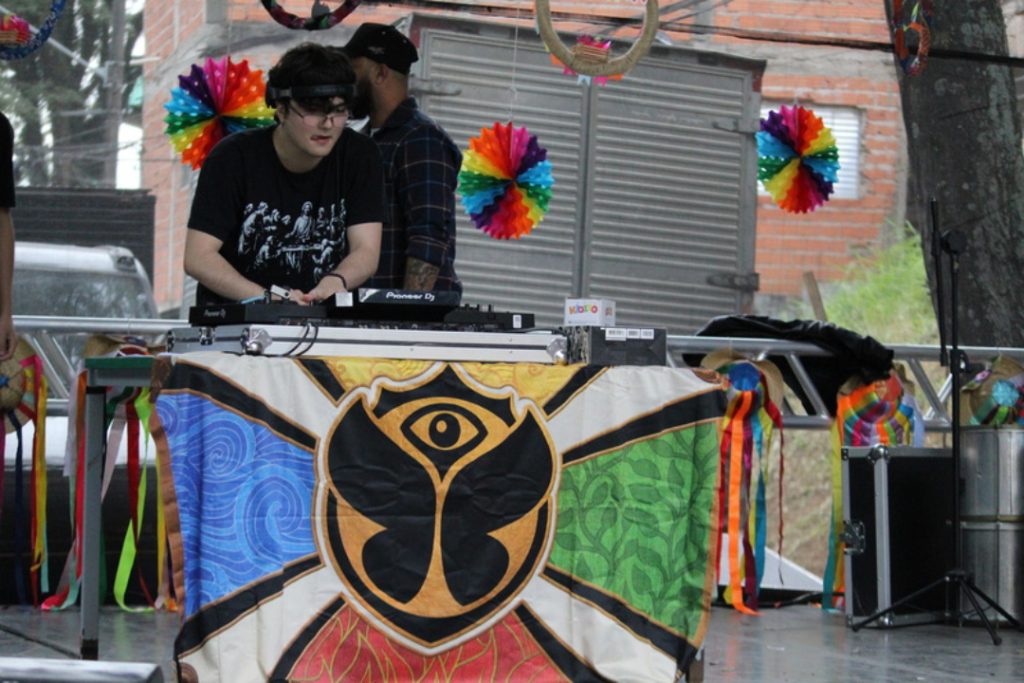Tomorrowland Brasil apoia festa junina do Movimento Comunitário Estrela Nova