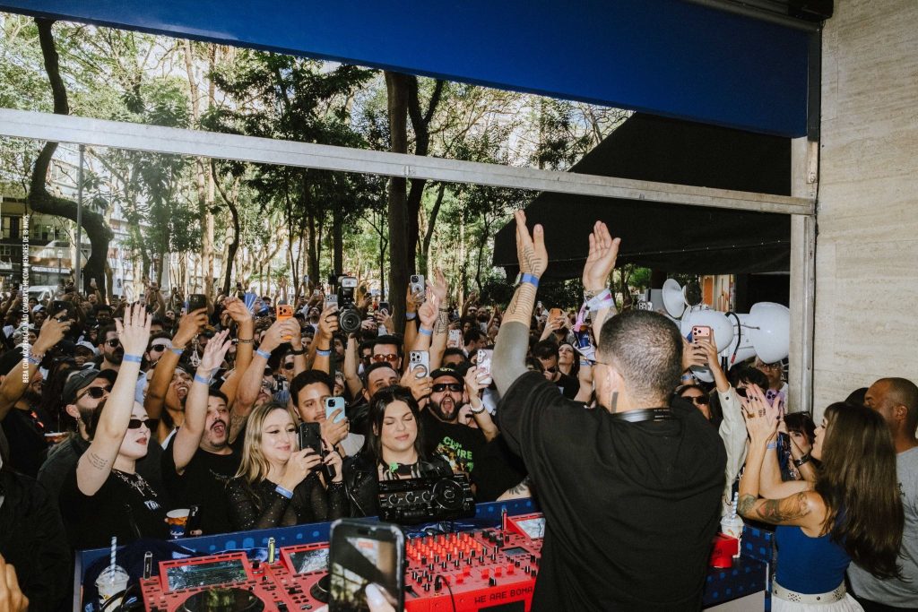 Ballantines Sweet Blend, com “rave surpresa”no centro de SP com Vintage Culture
