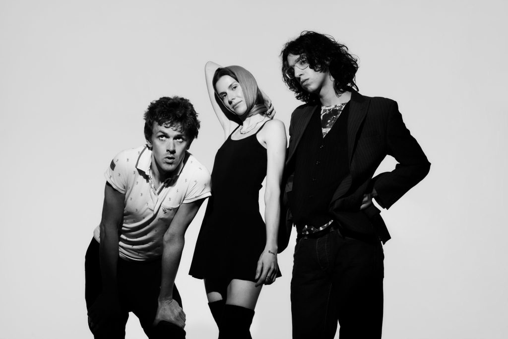 Balaclava Records anuncia show solo dos ingleses bar italia