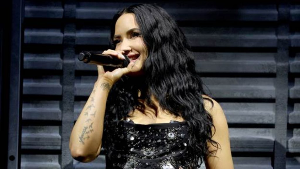 Demi Lovato registra aumento de 203% nos streams após shows no Brasil