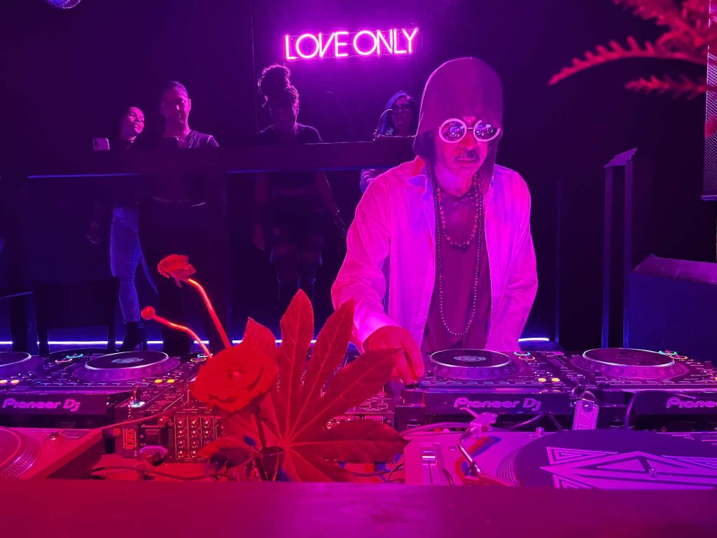 TV Lounge apresenta novo Design do Red Room Stage Moodymann