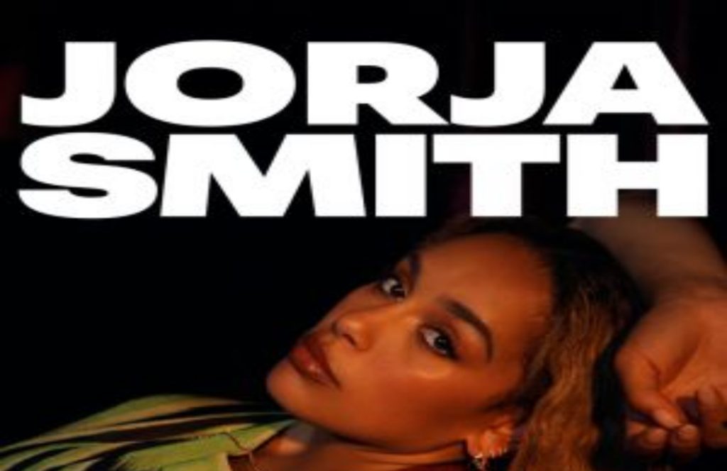 Jorja Smith se apresenta no Espaço Unimed