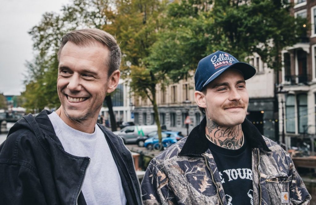 Armin van Buuren e Douwe Bob em ‘What If I Told You’