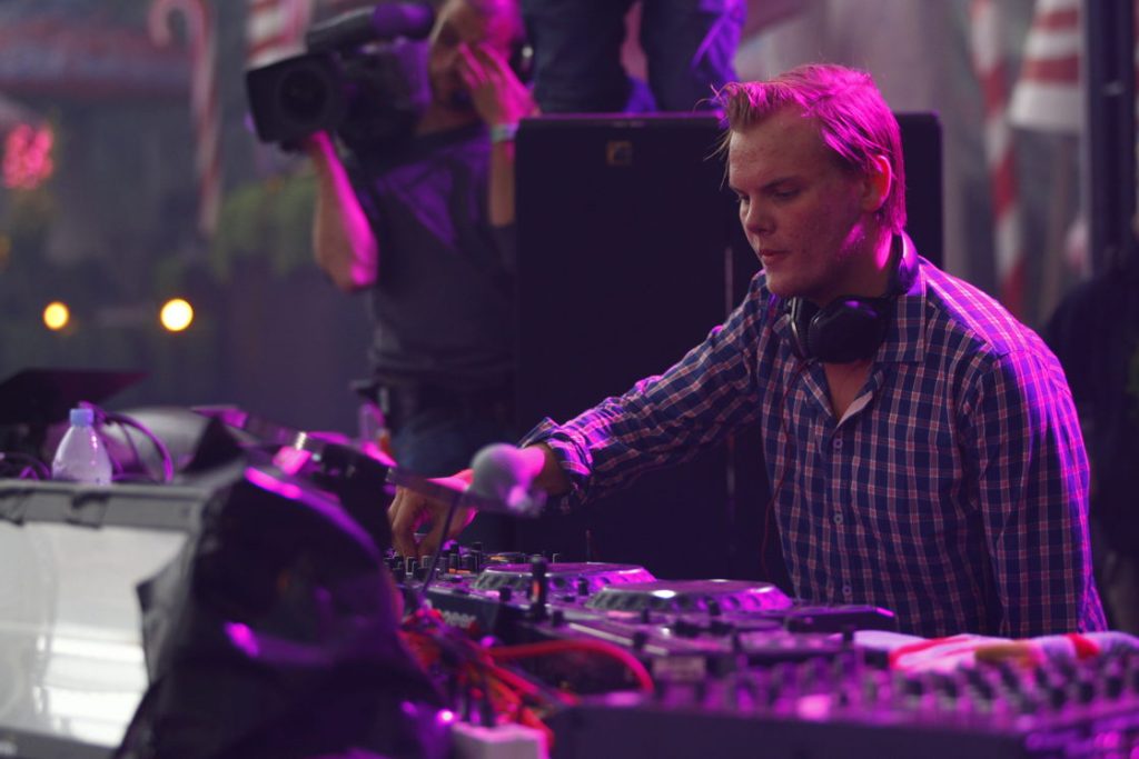 Avicii Community e Tomorrowland lançam o set completo de Avicii